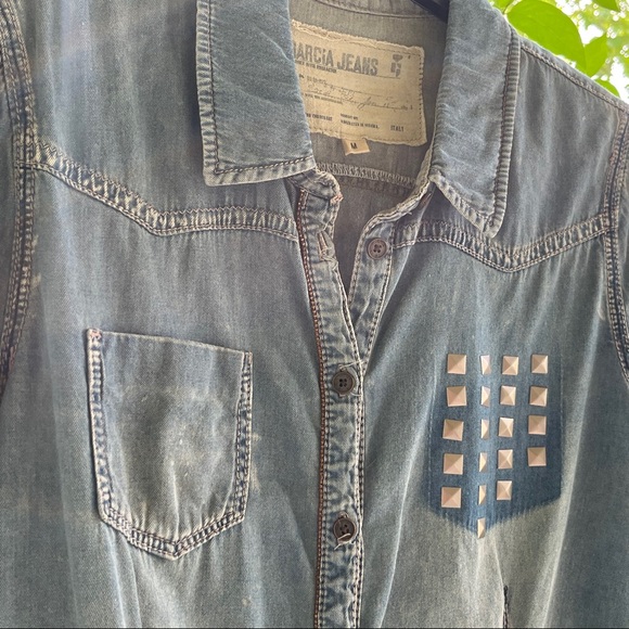 Garcia Denim Buttondown - Picture 2 of 6